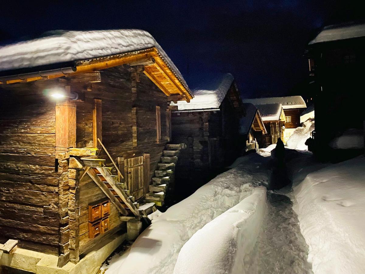 Denkmalgeschuetzter Spycher Total Renoviert Goms ภายนอก รูปภาพ