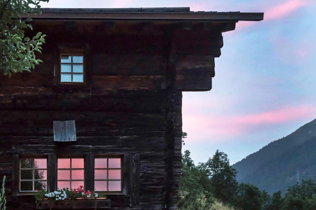 Denkmalgeschuetzter Spycher Total Renoviert Goms ภายนอก รูปภาพ